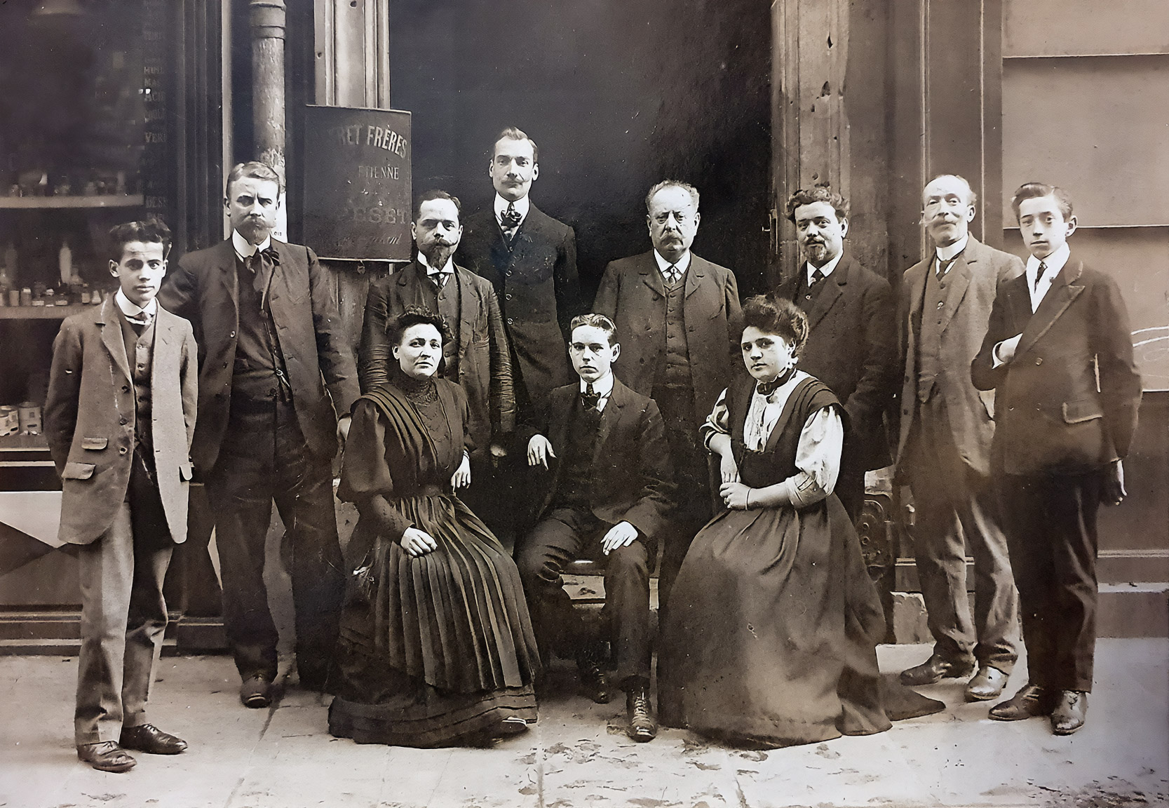 Histoire : 1920, Création de la Maison Neyret - famille
